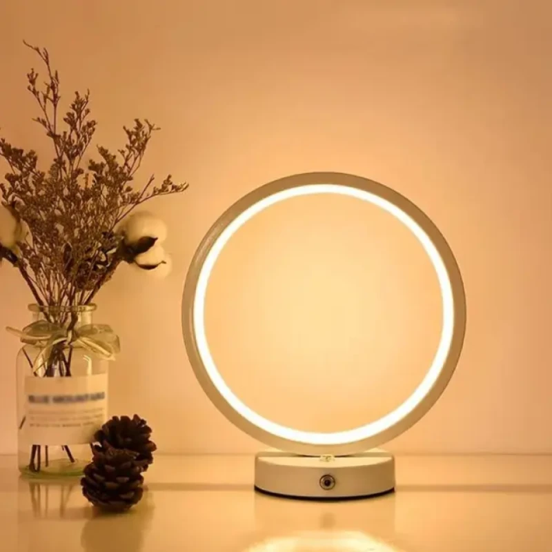 Zero lamp -Elegant Round LED Desk Lamp